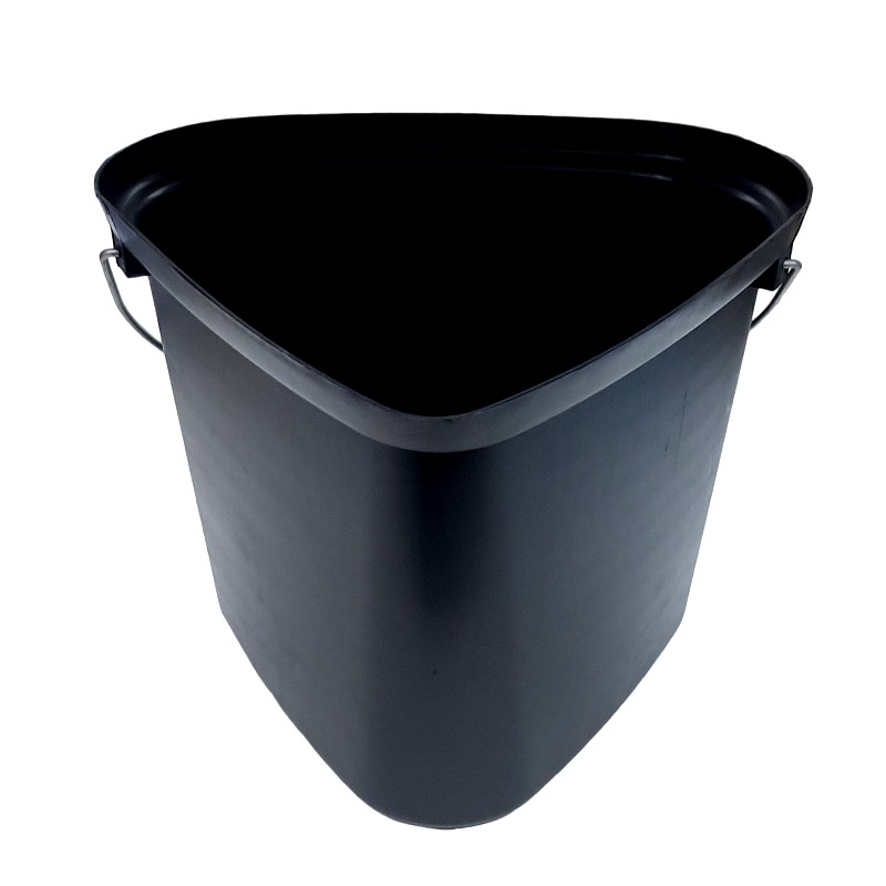Bucket-Plastic-Triangle